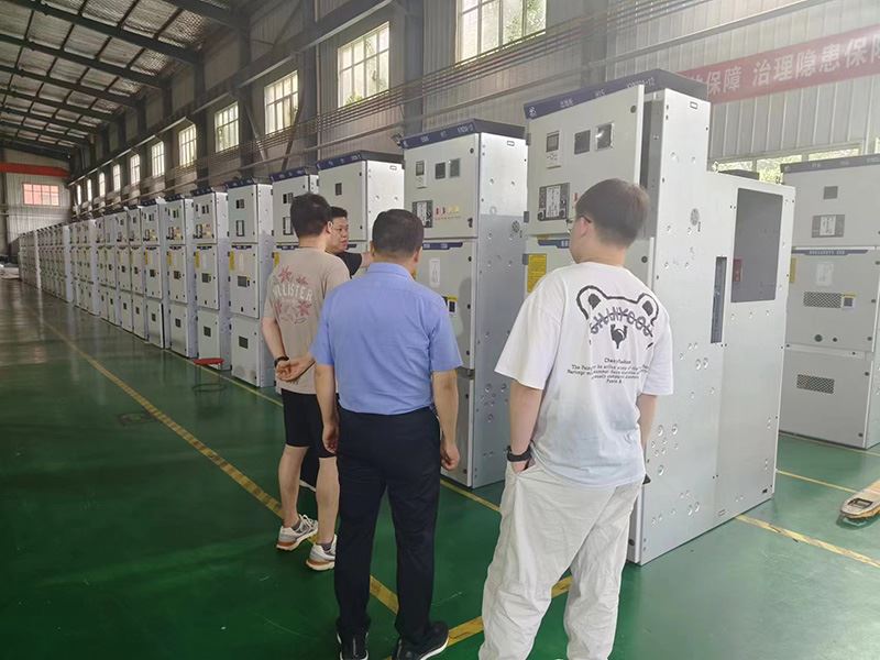 KYN28A-12鎧裝移開式金屬封閉開關設備